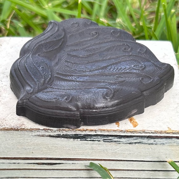 Beard Novelty Smoked Oud & Amber Handmade Goat’s Milk Soap - Picture 2 of 4